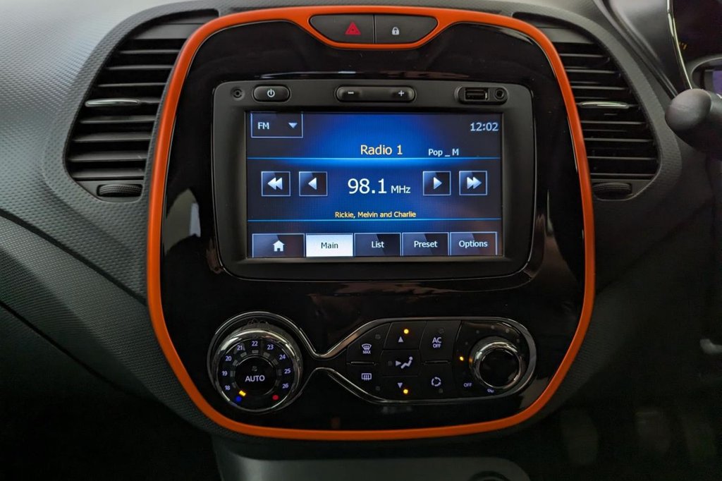 USED 2015 65 RENAULT CAPTUR 1.5 DYNAMIQUE S NAV DCI 5d 