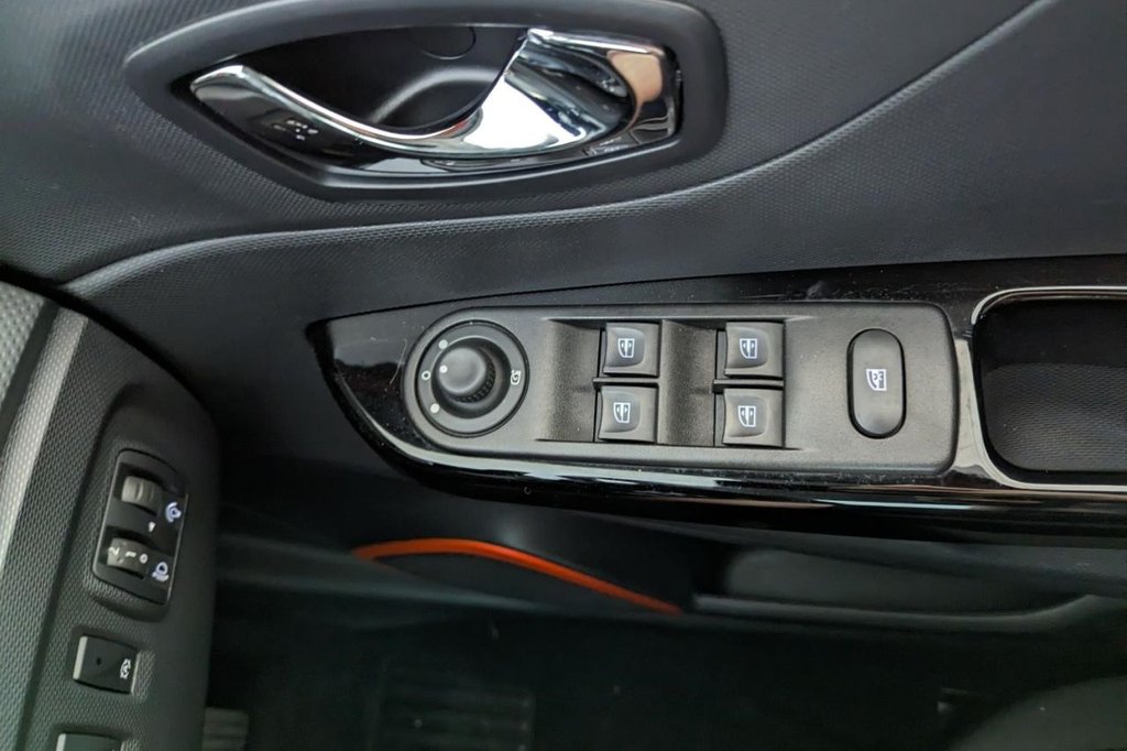 USED 2015 65 RENAULT CAPTUR 1.5 DYNAMIQUE S NAV DCI 5d 