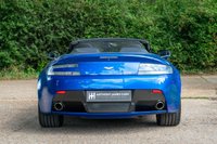 USED 2011 61 ASTON MARTIN VANTAGE 4.7 S V8 ROADSTER 2d 430 BHP FULL ASTON MARTIN HISTORY - CARBON SPORTS SEATS WITH MEMORY - CARBON EXTERIOR PACK - BRIGHT GRILL, WING AND BONNET VENTS -  RARE COBALT BLUE