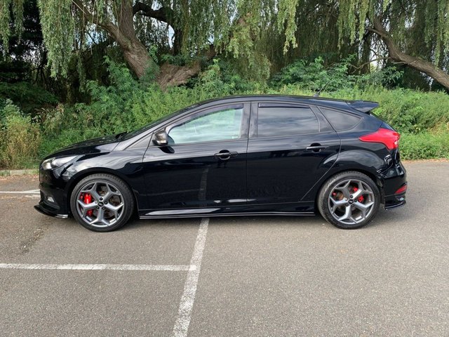 View our FORD FOCUS