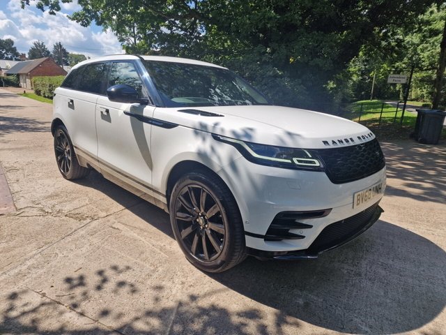 2018 68 Land Rover Range Rover Velar 2.0 R-DYNAMIC SE 5d 238 BHP