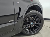 USED 2017 66 BMW X5 3.0 30D (258 PS) M SPORT AUTO XDRIVE ( EURO 6 ) S/S 5DR + PRO NAV + PANORAMIC E/SUNROOF + E/M/HEATED COMFORT / SPORT LEATHERS + HEAD UP + HARMAN KARDON + M SPORT PLUS PACK + R/CAMERA + F/R PARK + XENON / L.E.D.S + 20S + E/BOOT  PANROOF+R/CAM+XENON+COMFORT SEATS+NAV+HUD+HK+CRUISE