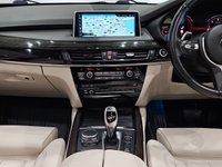 USED 2017 66 BMW X5 3.0 30D (258 PS) M SPORT AUTO XDRIVE ( EURO 6 ) S/S 5DR + PRO NAV + PANORAMIC E/SUNROOF + E/M/HEATED COMFORT / SPORT LEATHERS + HEAD UP + HARMAN KARDON + M SPORT PLUS PACK + R/CAMERA + F/R PARK + XENON / L.E.D.S + 20S + E/BOOT  PANROOF+R/CAM+XENON+COMFORT SEATS+NAV+HUD+HK+CRUISE