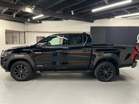 USED 2023 72 TOYOTA HI-LUX 2.8L INVINCIBLE X 4WD D-4D DCB 0d AUTO 202 BHP *DELIVERY MILES FULLY LOADED*