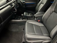 USED 2023 72 TOYOTA HI-LUX 2.8L INVINCIBLE X 4WD D-4D DCB 0d AUTO 202 BHP *DELIVERY MILES FULLY LOADED*