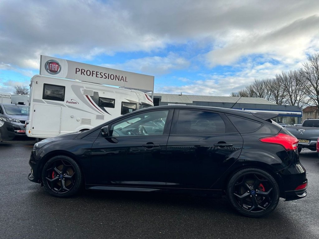 View our FORD FOCUS