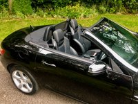 USED 2012 62 MERCEDES-BENZ SLK 1.8 SLK200 BLUE EFFICIENCY 2d AUTO 184 BHP ONLY 33,800 MILES//BLACK LEATHER HEATED SEATS//FRONT AND REAR PARK SENSORS//STUNNING CONDITION THROUGHOUT//ULEZ COMPLIANT//lLAST 2 OWNERS FRM SAME FAMILY 184 BHP ONLY 32,500 MILES//BLACK LEATHER HEATED SEATS//FRONT AND REAR PARK SENSORS//STUNNING CONDITION THROUGHOUT//ULEZ COMPLIANT