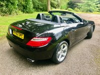 USED 2012 62 MERCEDES-BENZ SLK 1.8 SLK200 BLUE EFFICIENCY 2d AUTO 184 BHP ONLY 33,800 MILES//BLACK LEATHER HEATED SEATS//FRONT AND REAR PARK SENSORS//STUNNING CONDITION THROUGHOUT//ULEZ COMPLIANT//lLAST 2 OWNERS FRM SAME FAMILY 184 BHP ONLY 32,500 MILES//BLACK LEATHER HEATED SEATS//FRONT AND REAR PARK SENSORS//STUNNING CONDITION THROUGHOUT//ULEZ COMPLIANT