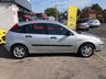 USED 2003 53 FORD FOCUS 1.6 ZETEC 5d 99 BHP AUTOMATIC, 1 FORMER KEEPER, SERVICE HISTORY, NEW MOT, CD/RADIO, ELECTRIC WINDOWS, REMOTE CENTRAL LOCKING, FRONT FOG LIGHTS, ALLOY WHEELS AND CLOTH INTERIOR. CHEAP AUTOMATIC CARS ARE VERY SOUGHT AFTER AND WONT BE AROUND FOR LONG!
