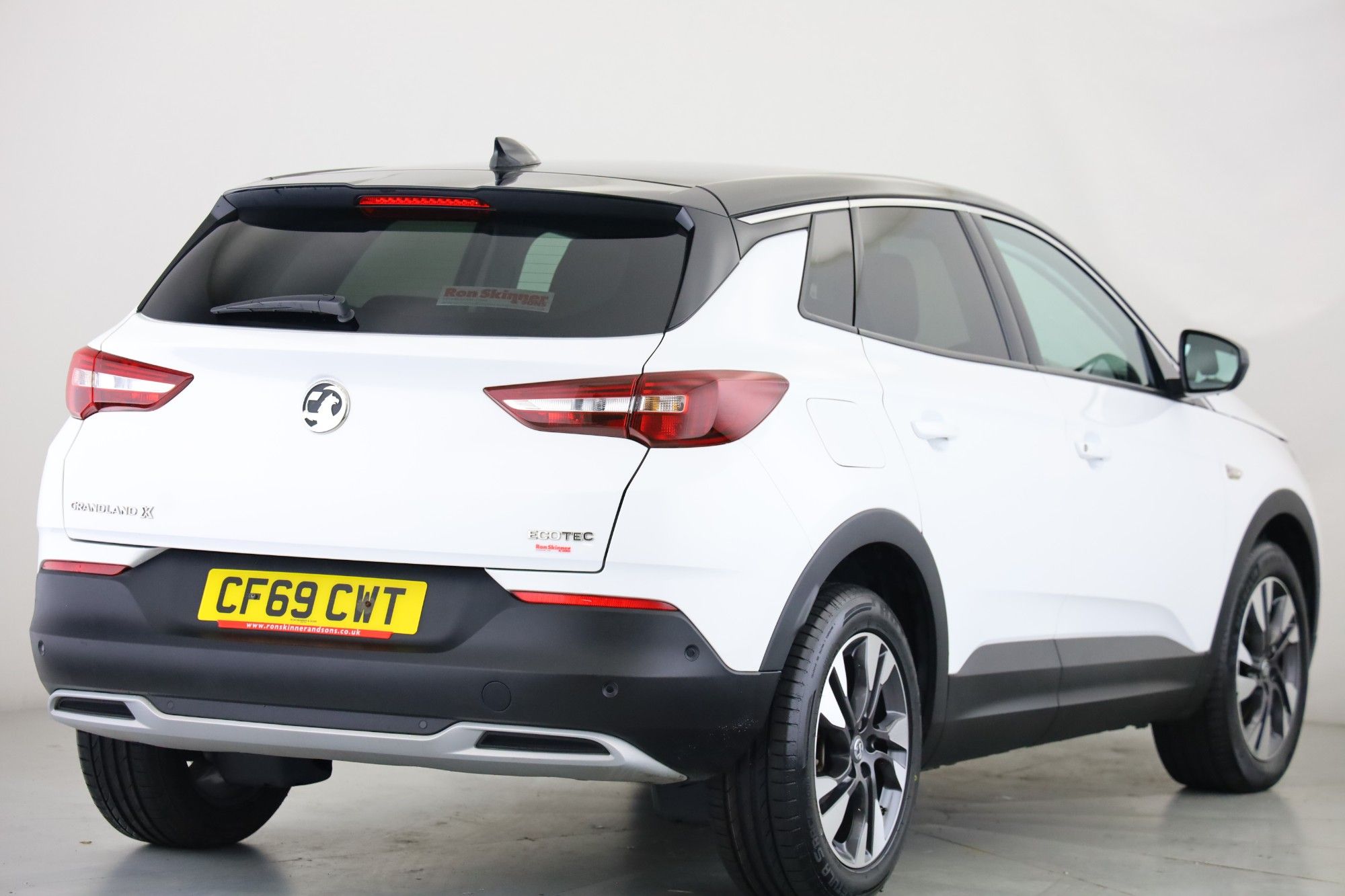 2020 Vauxhall Grandland X SRI Nav £13,999