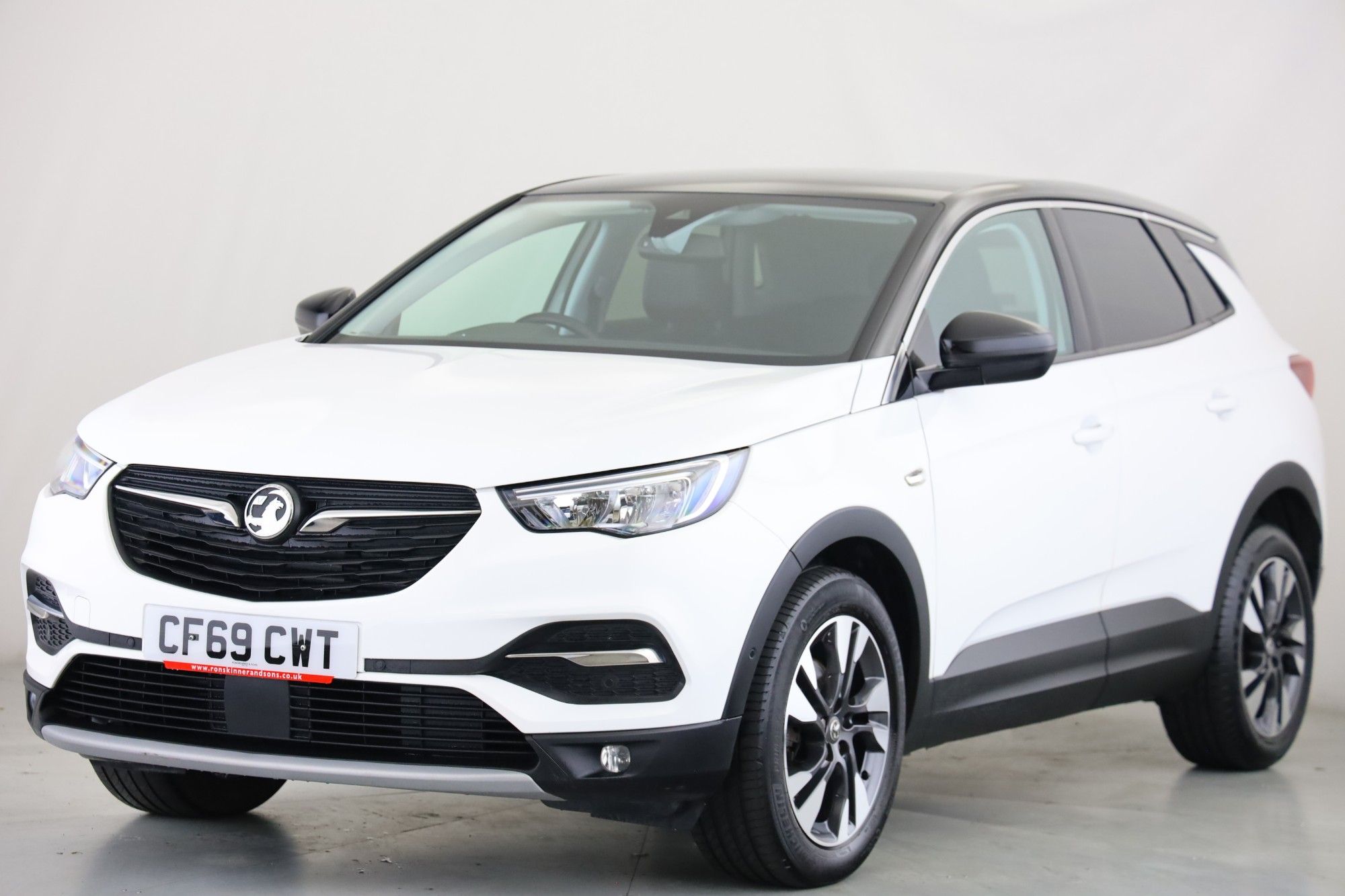 2020 Vauxhall Grandland X SRI Nav £12,999