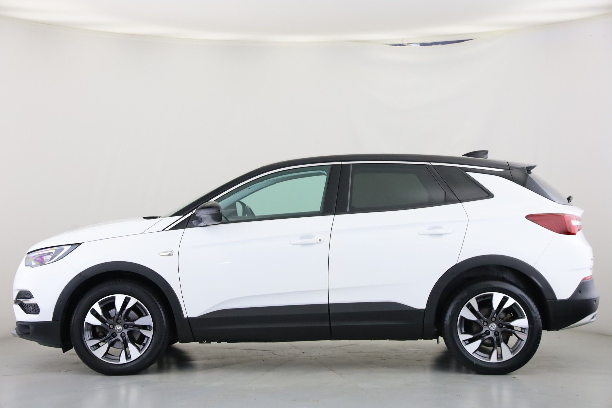 2020 Vauxhall Grandland X SRI Nav £12,999