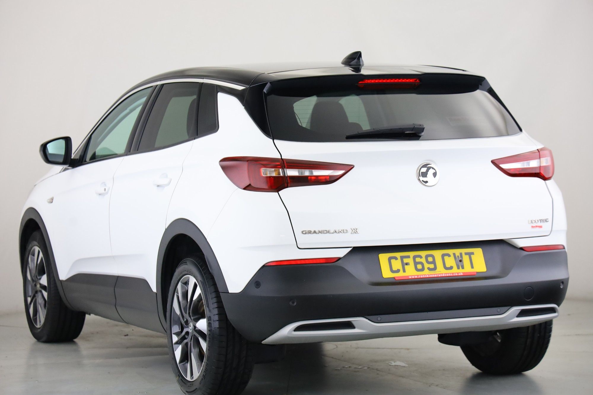 2020 Vauxhall Grandland X SRI Nav £12,999