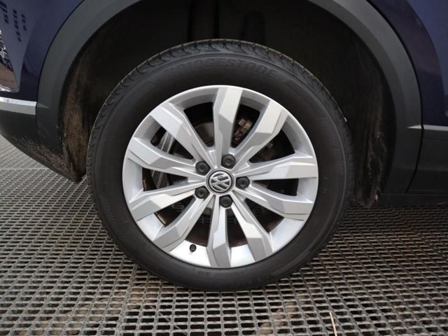 View our VOLKSWAGEN T-ROC