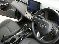 USED 2021 21 TOYOTA COROLLA 1.8 DESIGN 5d 121 BHP SAT NAV PART LEATHER PARKING SENSORS REAR CAMERA TOYOTA WARRANTY AUG 2031