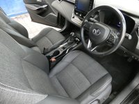USED 2021 21 TOYOTA COROLLA 1.8 DESIGN 5d 121 BHP SAT NAV PART LEATHER PARKING SENSORS REAR CAMERA TOYOTA WARRANTY AUG 2031