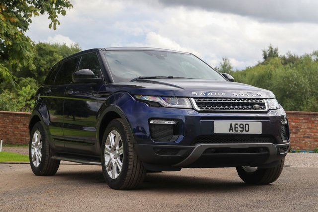 2017 Land Rover Range Rover Evoque 2.0 TD4 (180) SE Tech 5dr 6 Speed Manual Euro 6 (Panoramic Glass Sunroof, Privacy Glass, Satellite Navigation, Side Steps, Heated Leather Seats)
