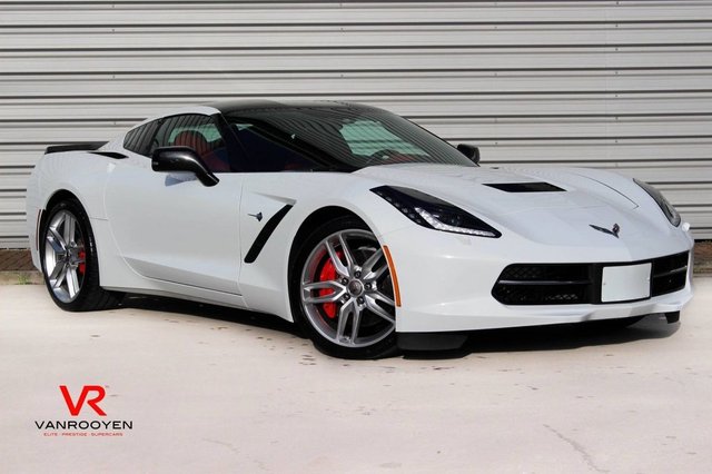 CORVETTE STINGRAY 