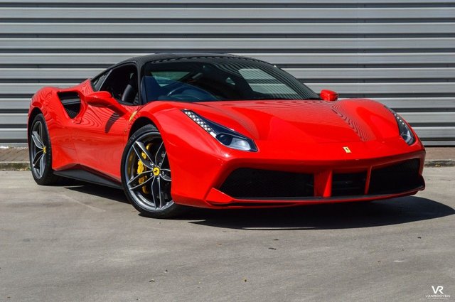 FERRARI 488 