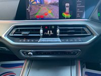 USED 2019 69 BMW X5 3.0 XDRIVE30D M SPORT 5d 261 BHP STUNNING 'BIG SPEC' 2019/69reg BMW X5 30D M-SPORT SUV - DIESEL - AUTOMATIC - 12 MONTHS FREE WARRANTY / BREAKDOWN RECOVERY - FULL UPGRADED PERFORATED LEATHER - 20 INCH DIAMOND CUT ALLOYS - HDD NAVIGATION - 1FORMER KEEPER - FULL BMW DEALER SERVICE HISTORY - COST NEW IN EXCESS OF &pound;65000.00