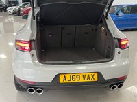 USED 2019 69 PORSCHE MACAN 3.0 S PDK 5d 349 BHP ELECTRICAL TOWBAR & FSH - CRAYON GREY & SPORTS EXHAUST!