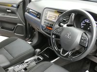 USED 2019 69 MITSUBISHI OUTLANDER 2.0 JURO 5d 148 BHP 7 SEATS APP SAT NAV CAMERA HEATED SEATS 1 OWNER MITSUBISHI WARRANTY TILL DEC 2024