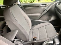 USED 2010 10 VOLKSWAGEN GOLF 1.4 SE TSI DSG 5d AUTO 121 BHP ONLY 46,000 MILES WITH X13 SERVICE STAMPS(11VW)//X11 AIRBAGS//X4 ELECTRIC WINDOWS//FACTORY SATNAV//FRONT AND REAR PARK SENSORS//AIRCON//ALLOYS//MULTI-FUNCTION STEERING WHEEL 121 BHP ONLY 46,000 MILES WITH X14 SERVICE STAMPS(11VW)//X11 AIRBAGS//X4 ELECTRIC WINDOWS//FACTORY SATNAV//FRONT AND REAR PARK SENSORS//AIRCON//ALLOYS//MULTI-FUNCTION STEERING WHEEL//BLUETOOTH HANDS FREE