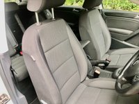 USED 2010 10 VOLKSWAGEN GOLF 1.4 SE TSI DSG 5d AUTO 121 BHP ONLY 46,000 MILES WITH X13 SERVICE STAMPS(11VW)//X11 AIRBAGS//X4 ELECTRIC WINDOWS//FACTORY SATNAV//FRONT AND REAR PARK SENSORS//AIRCON//ALLOYS//MULTI-FUNCTION STEERING WHEEL 121 BHP ONLY 46,000 MILES WITH X14 SERVICE STAMPS(11VW)//X11 AIRBAGS//X4 ELECTRIC WINDOWS//FACTORY SATNAV//FRONT AND REAR PARK SENSORS//AIRCON//ALLOYS//MULTI-FUNCTION STEERING WHEEL//BLUETOOTH HANDS FREE