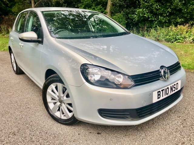 2010 10 Volkswagen Golf 1.4 SE TSI DSG 5d AUTO 121 BHP ONLY 46,000 MILES WITH X13 SERVICE STAMPS(11VW)//X11 AIRBAGS//X4 ELECTRIC WINDOWS//FACTORY SATNAV//FRONT AND REAR PARK SENSORS//AIRCON//ALLOYS//MULTI-FUNCTION STEERING WHEEL