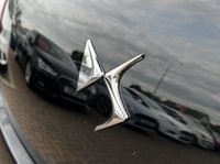 USED 2017 67 DS DS 3 1.2 PURETECH CONNECTED CHIC 3d 80 BHP SATELITTE NAVIGATION - BLUETOOTH - MIRROR LINK WITH APPLE CARPLAY - DAB RADIO - USB INPUT - AUTOMATIC AIR CONDITIONING - 17" DIAMOND CUT ALLOYS - 7" TOUCH SCREEN DISPLAY