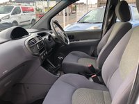 USED 2004 04 HYUNDAI MATRIX 1.6 GSI 5d 102 BHP ***PART EXCHANGED TO CLEAR ***IDEAL FAMILY CAR, BRAND NEW CAMBELT AND WATER PUMP!, LONG MOT UNTIL FEB 2024, SPECS INCLUDE, CENTRAL LOCKING, SEAT TRAYS, ELECTRIC WINDOWS AND MIRRORS.