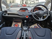 USED 2011 11 HONDA JAZZ 1.3 I-VTEC ES 5d 98 BHP THIS CAR COMES WITH 12 MONTHS WARRANTY , BREAKDOWN COVER & RECOVERY++   AUX+  USB CONNECTIVITY+  TRACTION CONTROL+  CLIMATE CONTROL+  REAR PARKING SENSORS+  15 INCH ALLOY WHEELS