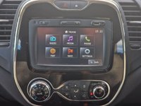 USED 2015 15 RENAULT CAPTUR 1.5 DYNAMIQUE MEDIANAV DCI 5d 90 BHP CRUISE CONTROL +  LED DAY TIME RUNNING LIGHTS +  CLIMATE CONTROL +  BLUETOOTH +  USB +  AUX +  RAIN SENSORS +  AUTOMATIC LIGHTS +  FOG LIGHTS +  KEYLESS START +  SAT NAV +  17 INCH ALLOY WHEELS +  TRACTION CONTROL +
