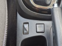 USED 2015 15 RENAULT CAPTUR 1.5 DYNAMIQUE MEDIANAV DCI 5d 90 BHP CRUISE CONTROL +  LED DAY TIME RUNNING LIGHTS +  CLIMATE CONTROL +  BLUETOOTH +  USB +  AUX +  RAIN SENSORS +  AUTOMATIC LIGHTS +  FOG LIGHTS +  KEYLESS START +  SAT NAV +  17 INCH ALLOY WHEELS +  TRACTION CONTROL +