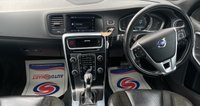USED 2013 63 VOLVO V60 2.0 D3 R-DESIGN LUX NAV 5d 134 BHP CRUISE CONTROL + DAB + USB + AUX + DUAL ZONE CLIMATE CONTROL + PRIVACY GLASS +