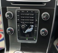 USED 2013 63 VOLVO V60 2.0 D3 R-DESIGN LUX NAV 5d 134 BHP CRUISE CONTROL + DAB + USB + AUX + DUAL ZONE CLIMATE CONTROL + PRIVACY GLASS +