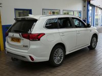USED 2019 MITSUBISHI OUTLANDER 2.4 PHEV 4H 5d 207 BHP APP BASED SAT NAV LEATHER REAR VIEW CAMERA 1 OWNER SERVICE HISTORY MITSUBISHI WARRANTY