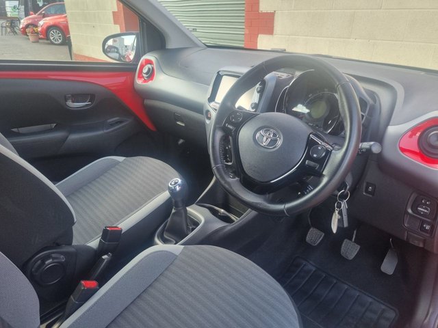 2019 TOYOTA AYGO - Photo 8