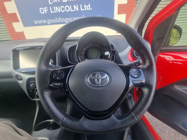 2019 TOYOTA AYGO - Photo 11