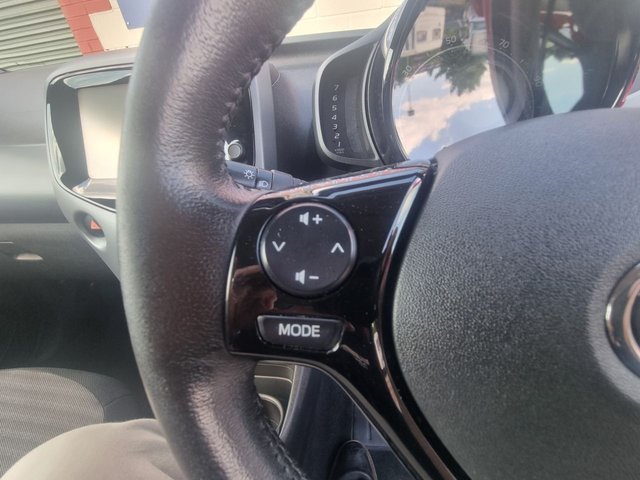 2019 TOYOTA AYGO - Photo 10