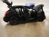 USED 2015 15 MERCEDES-BENZ GLA-CLASS 2.0 GLA45 AMG 4MATIC 5d 360 BHP PACKED WITH OVER &pound;6000 WORTH OF FACTORY EXTRAS THIS IS THE ONE TO BUY