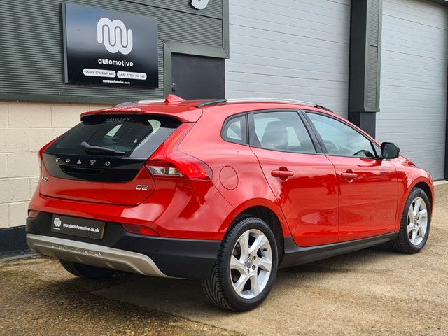 View our VOLVO V40