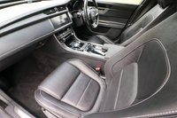 USED 2020 20 JAGUAR XF 2.0d [180] R-Sport 4dr Automatic Euro 6 (Premium Navigation, R-Sport Styling, Heated Leather Seats) !! NATIONWIDE DELIVERY AVAILABLE !!