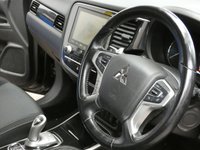 USED 2020 70 MITSUBISHI OUTLANDER 2.4 PHEV DESIGN 5d 222 BHP APP SAT NAV REAR VIEW CAMERA 1 OWNER MITSUBISHI WARRANTY TILL SEPT 2025