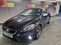 USED 2015 15 VOLVO V40 2.0 T2 R-DESIGN 5d 120 BHP 