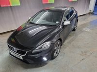 USED 2015 15 VOLVO V40 2.0 T2 R-DESIGN 5d 120 BHP 