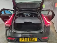 USED 2015 15 VOLVO V40 2.0 T2 R-DESIGN 5d 120 BHP 
