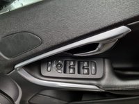 USED 2015 15 VOLVO V40 2.0 T2 R-DESIGN 5d 120 BHP 