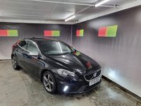USED 2015 15 VOLVO V40 2.0 T2 R-DESIGN 5d 120 BHP 