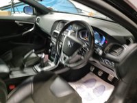 USED 2015 15 VOLVO V40 2.0 T2 R-DESIGN 5d 120 BHP 